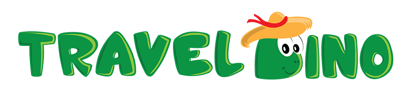 Groen logo van TravelDino met cartoon dinosaurus en geel hoedje