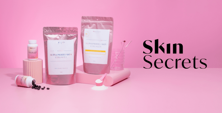 Skin Secrets huidverzorgingsproducten op roze achtergrond met merknaam