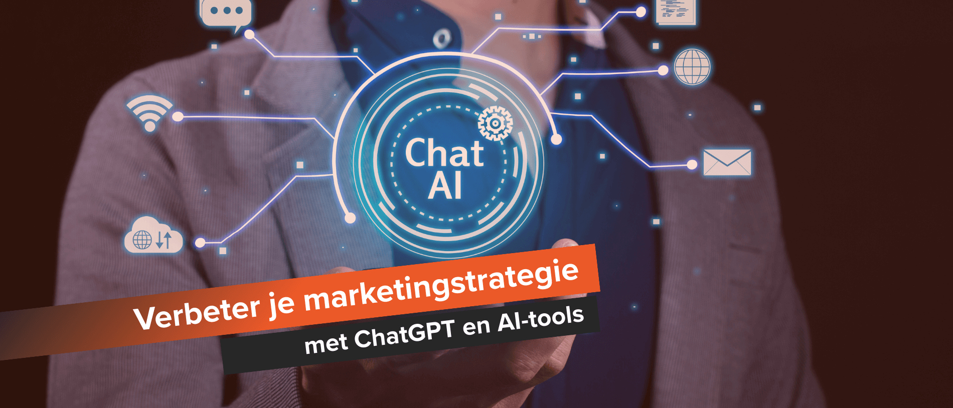 Persoon met hologram van Chat AI en marketingstrategie tekst overlay