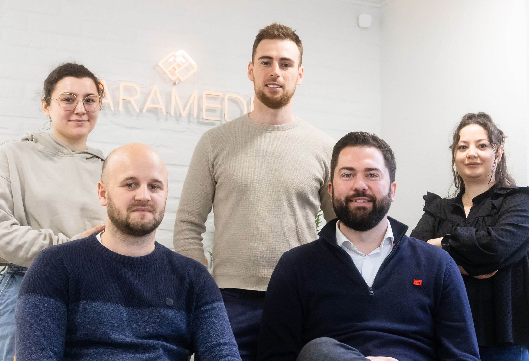 Het team van Varamedia op kantoor in Beernem